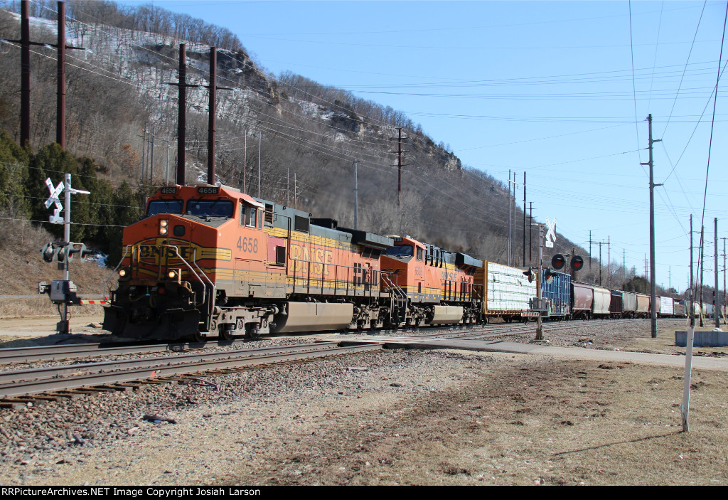 BNSF 4658 West